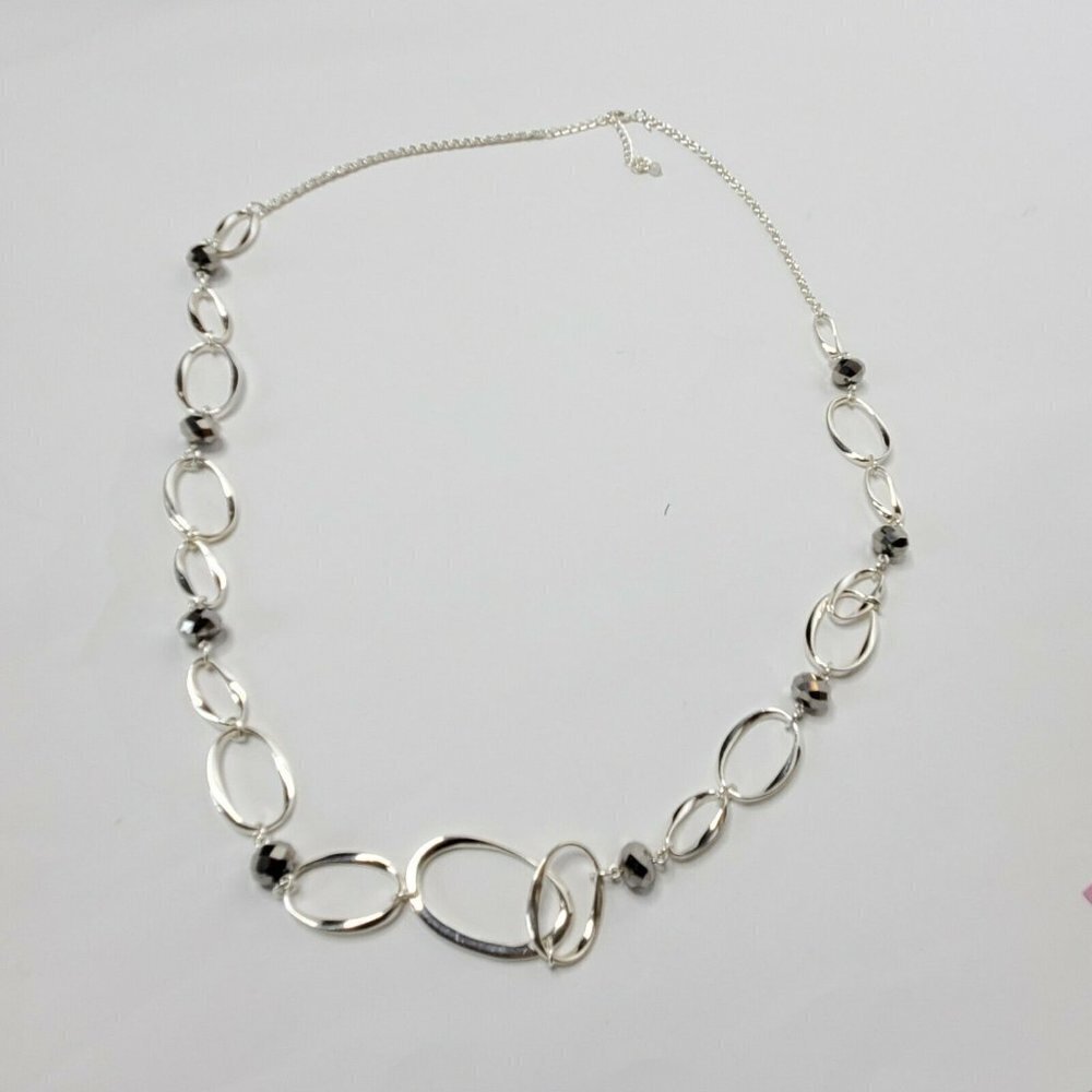 SHB Women's Silver Toned Necklace Circles